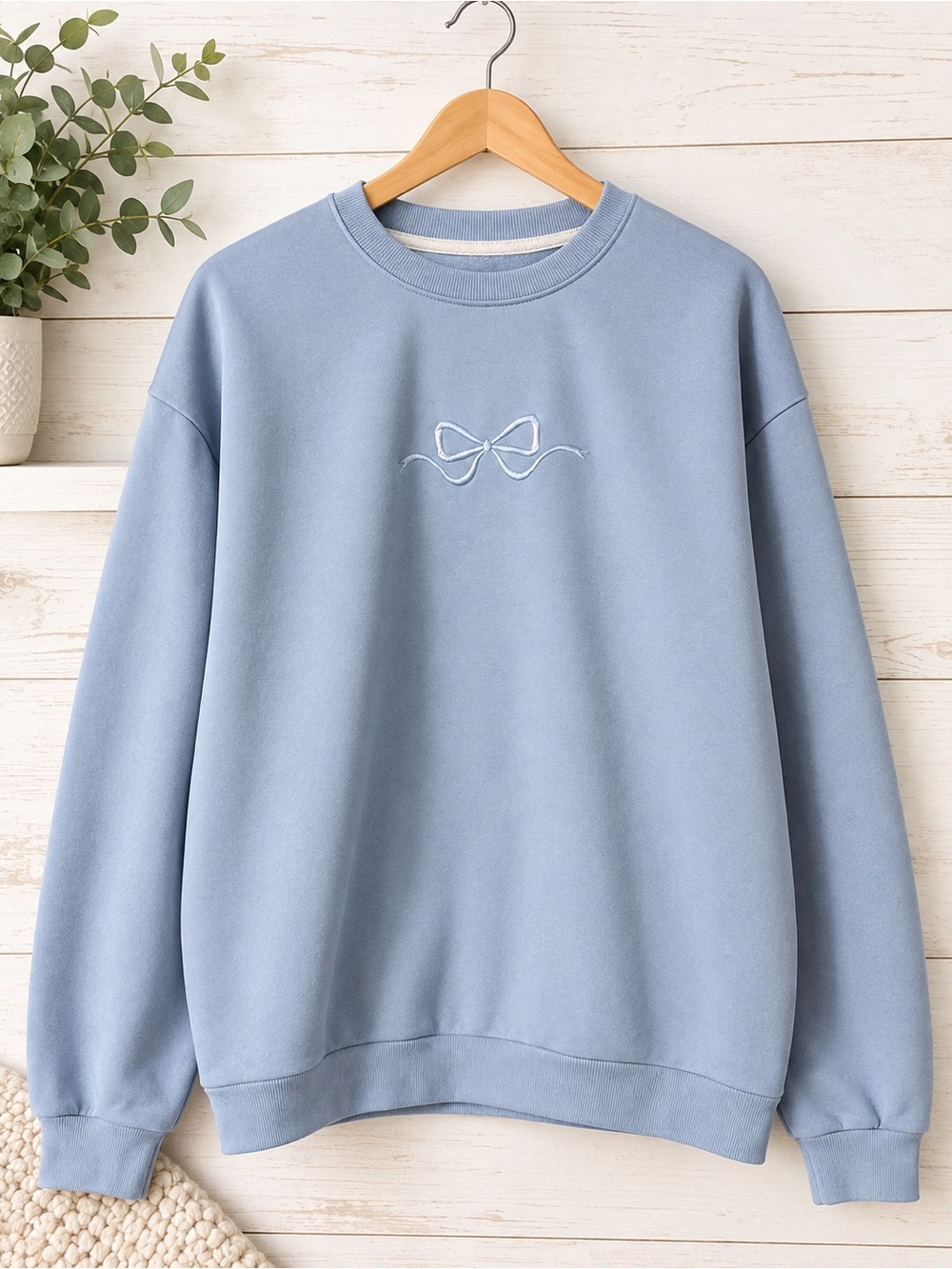 Light Blue Women's Bow Embroidered Crewneck Sweatshirt